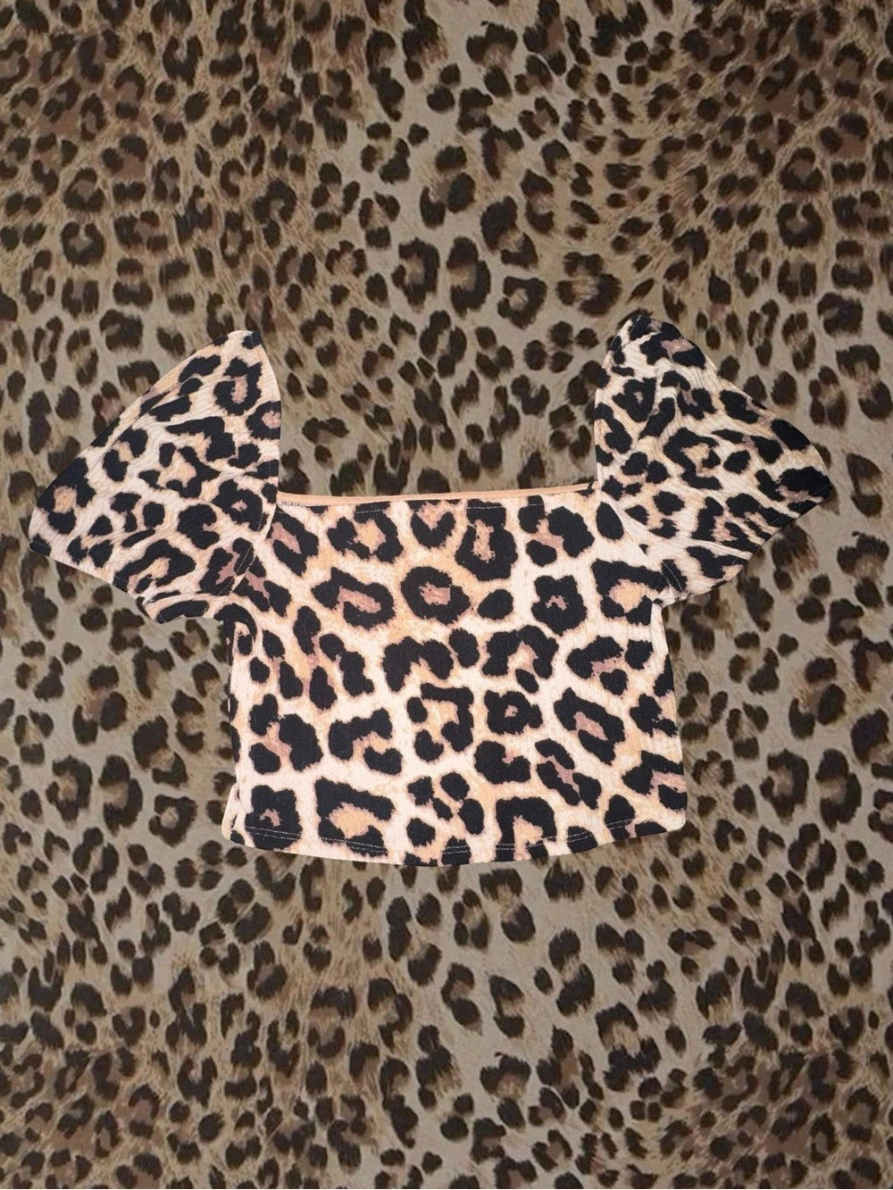 H&Medium Leopard Print Crop Top Size Medium